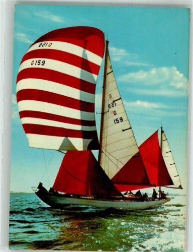 Hochseeyacht mit Spinnacker