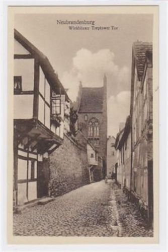 Neubrandenburg mit Wiekhäuser Treptower Tor ungelaufen Gute Erhaltung.