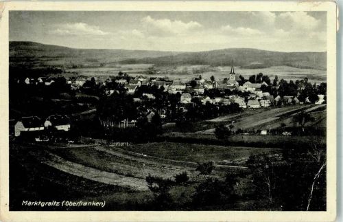 Marktgraitz Panorama des Ortes mit Pfarrkirche Heiligste Dreifaltigkeit