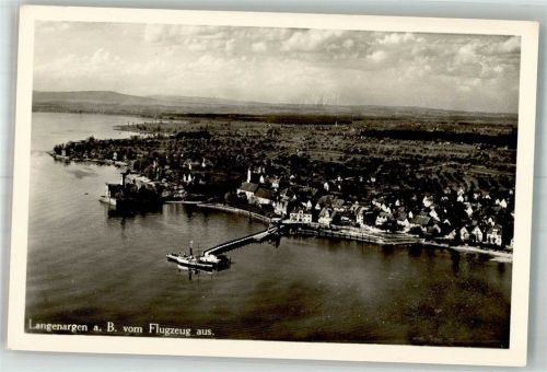 Langenargen Fliegeraufnahme des Ortes am Bodensee mit Barockkirche St. Martin
