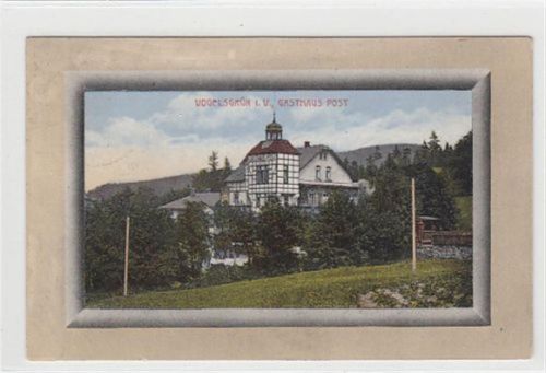 Vogelsgrün im Vogtland, Rahmenkarte. Gasthaus Post gelaufen, ca. 1914. Leichter Schrift- und Stempeldurchdruck, Vorder- und Rückseite leicht fleckig, sonst gut erhalten