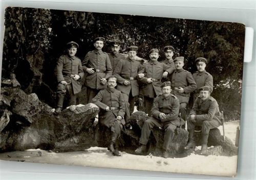 1918 Gruppenaufnahme von Landsern in Uniform