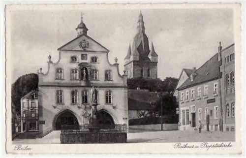 Brilon mit Rathaus und Propsteikirche ungelaufen Gute Erhaltung.