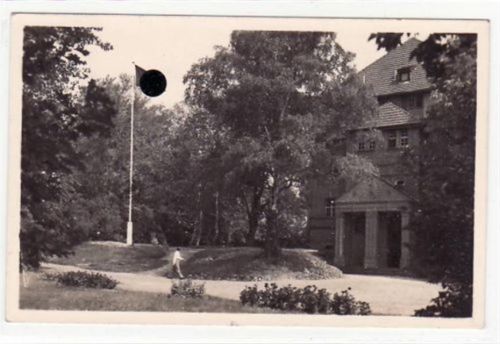 Fotokarte von Großköris. Abgebildet ist das Schulungszentrum des Zentralinstituts für Erziehung und Unterricht. Postalisch befördert mit Marke 1938. Gute Erhaltung.