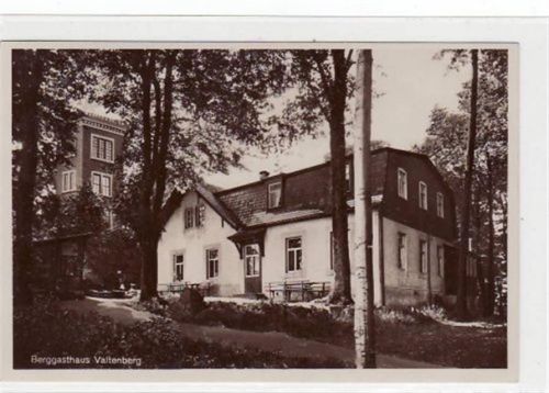 Neukirch Neukirch mit Berggasthaus Valtenberg gelaufen von 1933. Gute Erhaltung.