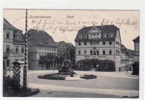 Sondershausen Sondershausen mit Markt und Hotel zur Tanne gelaufen von 1911. Leichter Stempeldurchdruck, leichte Stempelspuren, sonst gut erhalten.