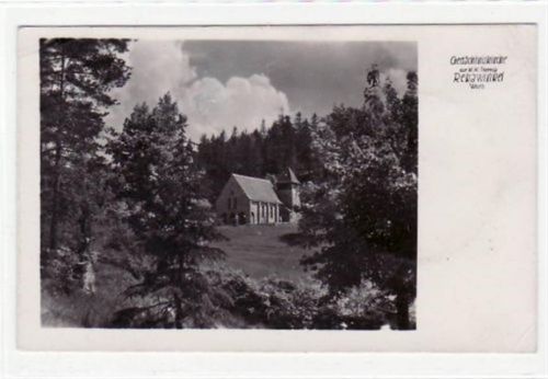 Fotokarte von der Gedächniskirche zur kl. hl. Therisia in Rekawinkel Westb. Ungelaufen. Leicht bügig, leicht fleckig, sonst gut erhalten.