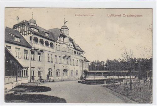 Oranienbaum Kinderheilstätte in Oranienbaum gelaufen von 1913. Leicht fleckig. Sonst gut erhalten.