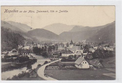 Kapellen an der Mürz. Gesamtansicht Kirche gelaufen am 16.08.1906. Leichte Stempelspuren, Albumabdrücke an den Ecken sonst gut erhalten.