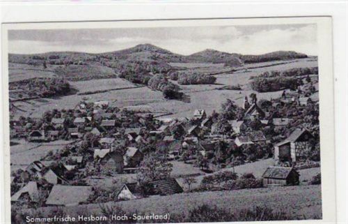 Hesborn im Hoch - Sauerland mit Gesamtansicht ungelaufen Gute Erhaltung.