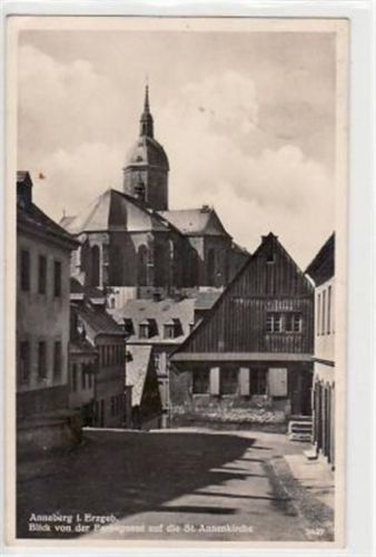 Annaberg-Buchholz Annaberg mit Blick v.d. Farbegasse a.d. St. Annenkirche gelaufen, Marke entfernt, handschriftliches Datum von 1947. Leicht bügig, leicht fleckig, sonst gut erhalten.