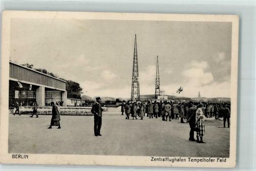 Tempelhof Zentralflughafen Tempelhofer Feld Mast Fahnen