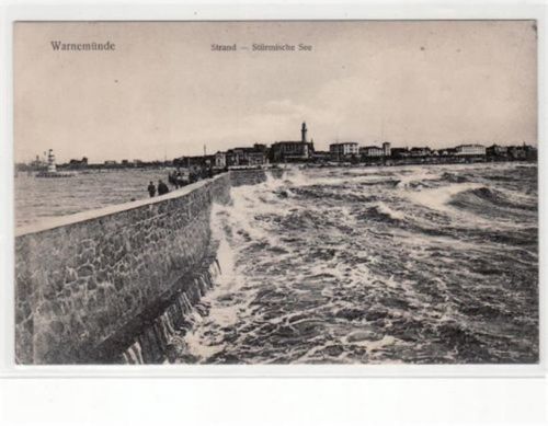 Warnemünde Warnemünde mit Strand - Stürmische See. Karte beschrieben. Gute Erhaltung.