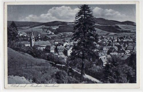 Meschede mit Gesamtansicht gelaufen von 1937. Leicht abgerundete Ecke n, leicht stockfleckig, sonst gut erhalten