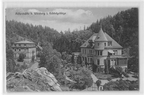 Adlerhütte bei Wirsberg im Fichtelgebirge gelaufen. Leichter Stempeldurchdruck, Ecken mit Albumabdrücken, kleiner Knick oben links, sonst gut erhalten