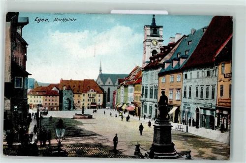 Cheb Marktplatz Geschäfte Brunnen Laterne Denkmal Buch Uhr