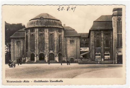 Wesermünde Wesermünde - Mitte mit Theaterplatz-Kunsthalle. ungelaufen handschriftliches Datum von 1941. Leicht bügig, sonst gut erhalten