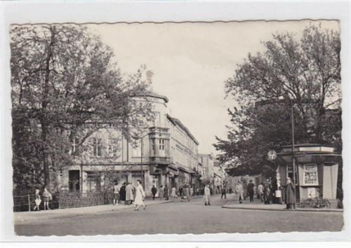 Güstrow. Blick in die Straße des Friedens gelaufen 1961. Leichter Stempeldurchdruck. Leichter Bug oben rechts, sonst gut erhalten
