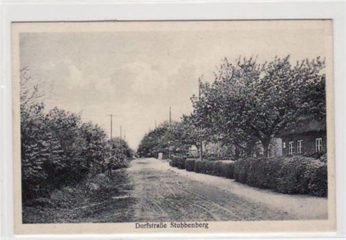 Stubbenberg mit Dorfstraße gelaufen, mit Marke und Stempel, Datum nicht lesbar. Gute Erhaltung.