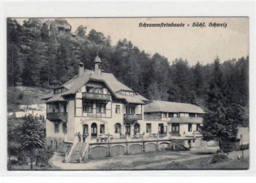 Gasthaus Schrammsteinbaude in der Sächs. Schweiz gelaufen von 1915. Leichter Bug unten rechts und links, sonst gut erhalten.
