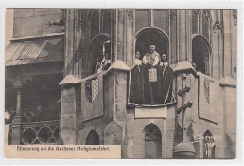 Aachen Aachen. Erinnerung an die Heiligtumsfahrt Tuch gelaufen, 1909. Leicht bügig, Ecken mit Albumabdrücken, sonst gut erhalten