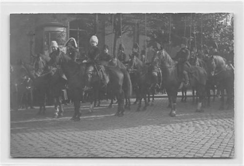 Kassel Seltene Fotokarte Kassel. 1000 Jahrfeier 1913. Soldaten auf Pferden ungelaufen Gute Erhaltung.