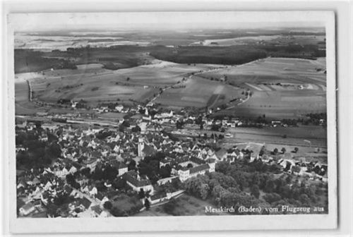 Messkirch. Kirche und Umgebung vom Flugzeug aus gelaufen. Marke entfernt. Leichter Stempeldurchdruck, sonst gut erhalten