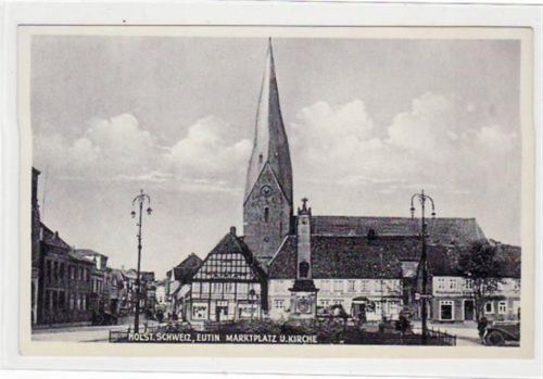 Eutin Eutin mit Marktplatz und Kirche ungelaufen Gute Erhaltung.