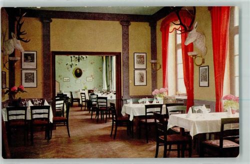 Niederwald Hotel Jagdschloss Jagdzimmer Frühstückszimmer Bilder Hirsch Geweih Blumen kronleuchter