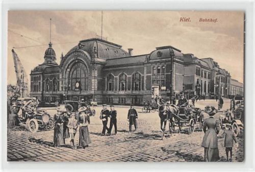 Kiel Collagekarte Kiel. Beleber Bahnhof ungelaufen Sehr gut erhalten.