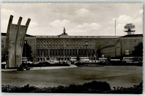 Tempelhof Ort lt. Verlag Gebäude Bus Antenne