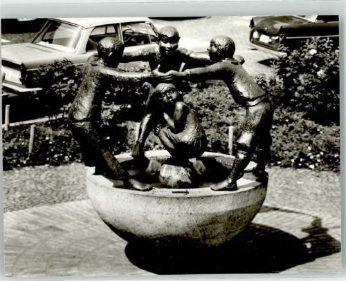 Aachen Türelüre Lißje Brunnen Auto
