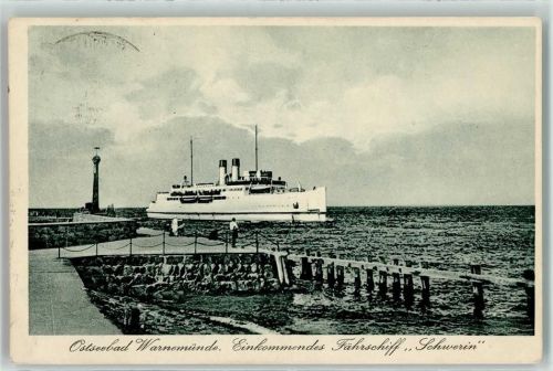 Warnemünde Einkommendes Fährscchiff Schwerin Fähre Leuchtturm