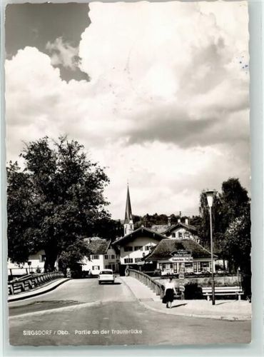 Siegsdorf Traunbrücke Wegweiser Ruhebank