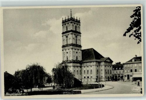 Neustrelitz Stadtkirche Radfahrer