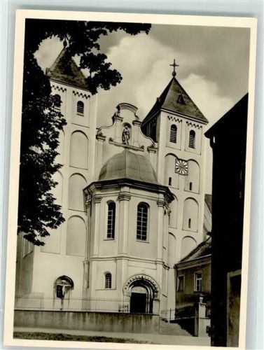 Mallersdorf-Pfaffenberg Vorderfront der alten Abteikirche