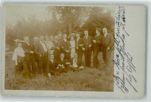 91522 W8800 Ansbach , Mittelfr 1909 Foto AK Ort lt. Stempel Gruppenfoto Mann Frau Hut Stock Anzug Kleid