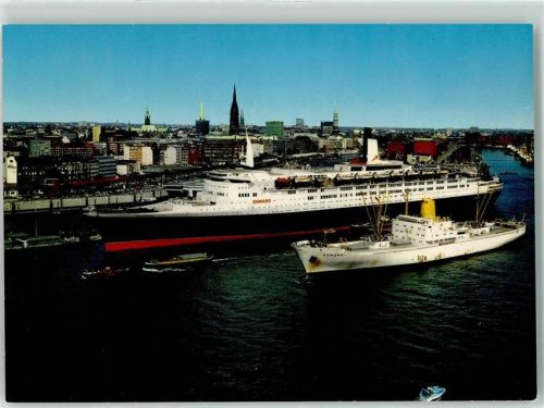 Hamburg Überseebrücke mit Queen Elizabeth 2 Frachtschiff