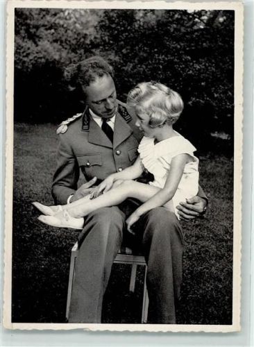 König Leopold III mit Prinzessin Josepine Charlotte