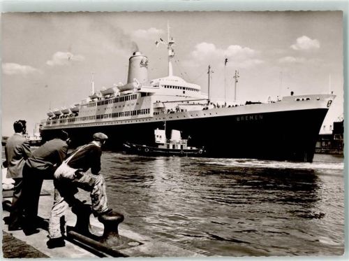 Vierschrauben Turbinenschiff TS Bremen MS Berlin Flaggschiff der Norddeutschen Lloyd Bremen Verladekran Schleppschiff