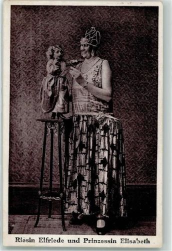 Riesin Elfriede und Lilliputanerin Prinzessin Elisabeth Riese