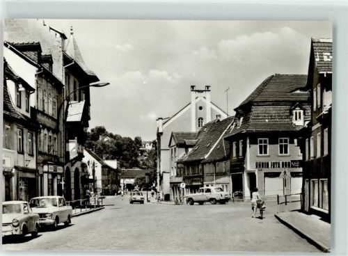 Schmölln Amtsplatz Radfahrerin