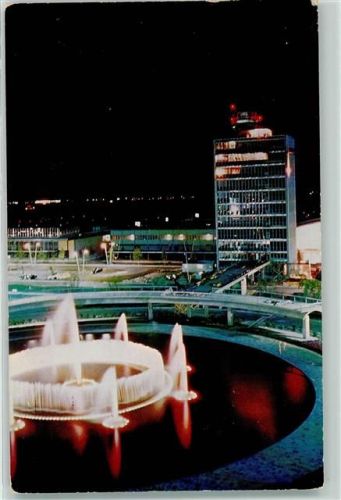 New York City International Airport Control Tower Fountain of Liberty Nacht