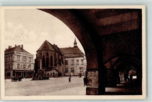 Chomutov Marktplatz Rathaus Zahntechniker Kreditanstalt der Deutschen Kutsche Arkaden