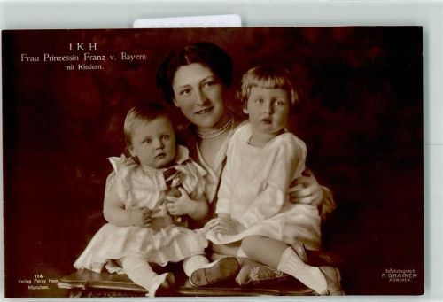 Prinzessin Franz Isabella von Bayern mit Kindern