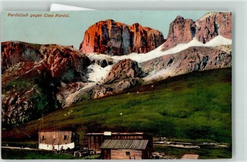 Canazei di Fassa Pordoijoch gegen Cima Pordoi