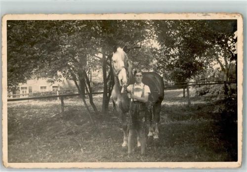Junger Mann in Lederhose mit seinem Pferd Privatfoto 1950 Gebrauchsspuren