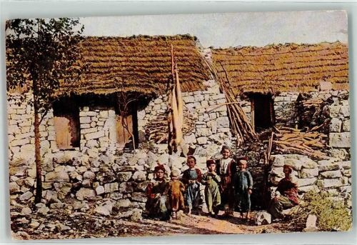 Montenegrinische Bauernhäuser Kinder