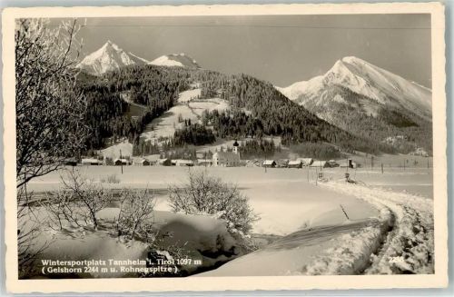 Tannheim Wintersportplatz Tirol 1097 m Geishorn 2244 m Rohnenspitze Kirche Winter Schnee