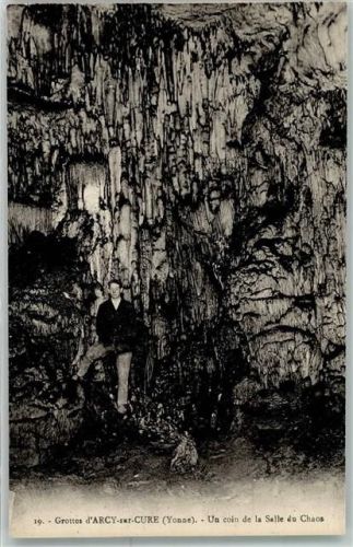 Arcy-sur-Cure Grottes Yonne Un coin de la Salle du Chaos Mann